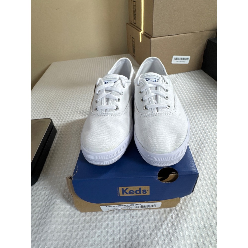 Keds Champion Sneaker Womens 4 White Canvas Low Top NIB